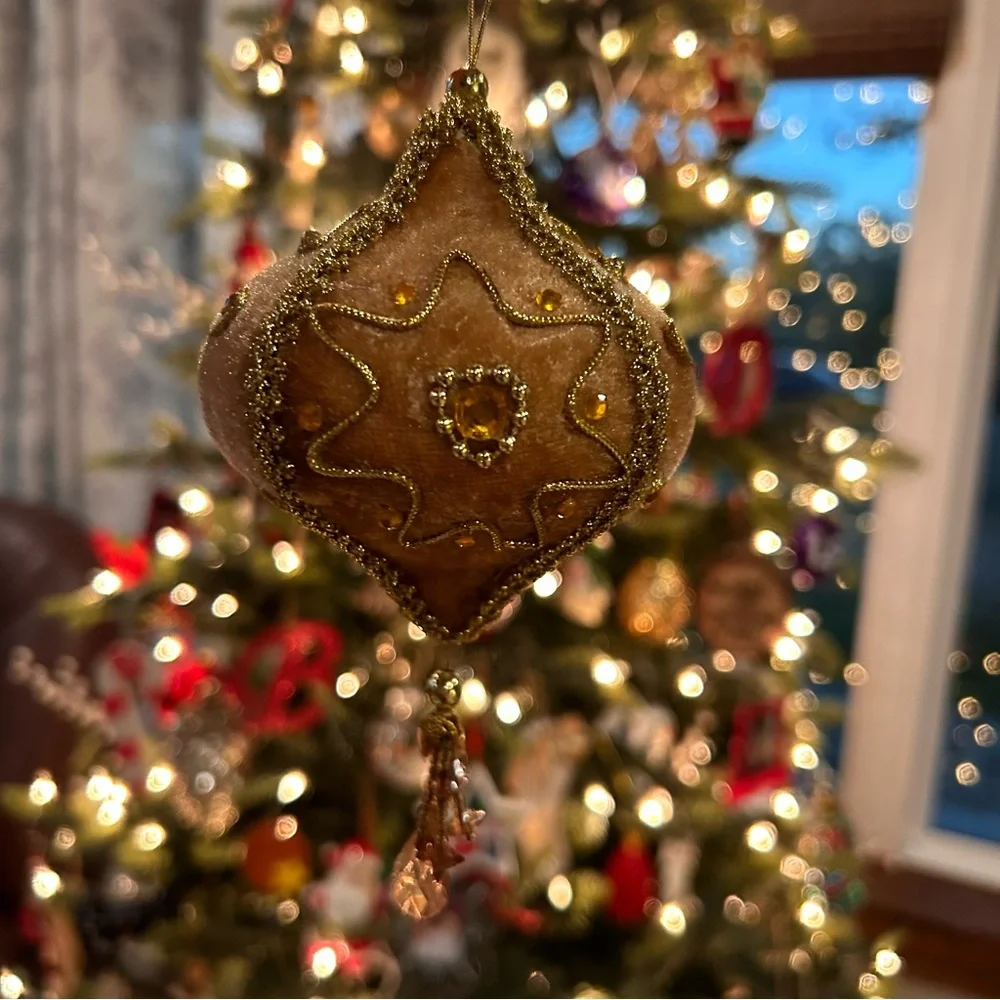 Vintage Set‎ of 10 of Gold Holiday Ornaments